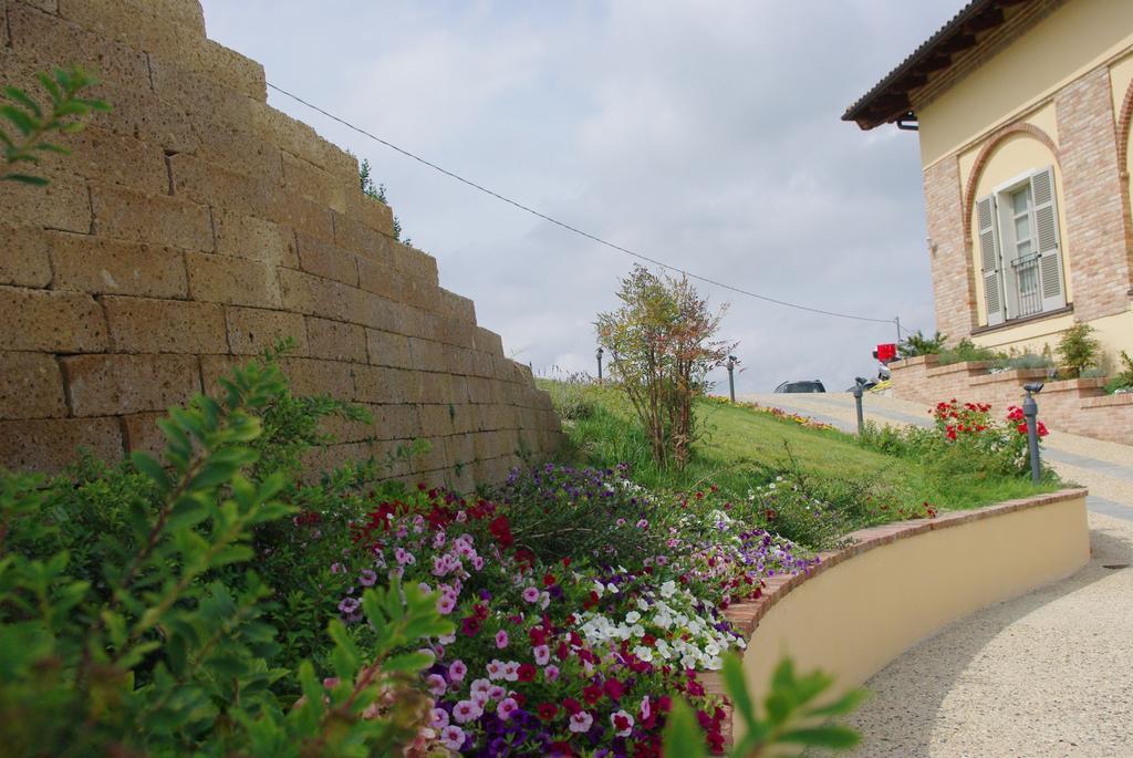 Naturalmente Wine Resort Agliano Terme Exteriör bild